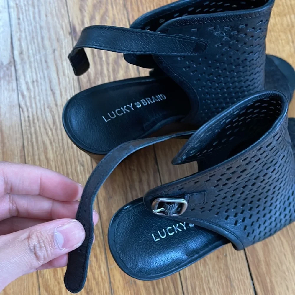 Lucky Brand Rozina Cutout Wedge Sandal - Picture 8 of 10